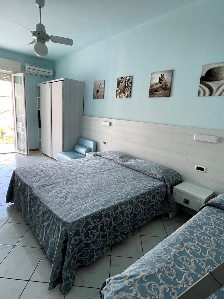 Hotel Mirabella - last minute hotel in Cattolica