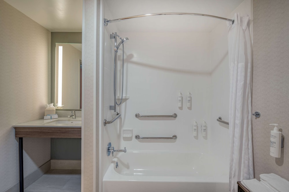 Hilton Garden Inn Clarksburg Bridgeport - photo 17