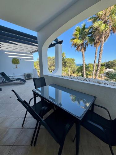Luxury Ocean Front T2 Pool Garage 6 Guests — 4-Star Luxury Hotel in Alvor, Portugal