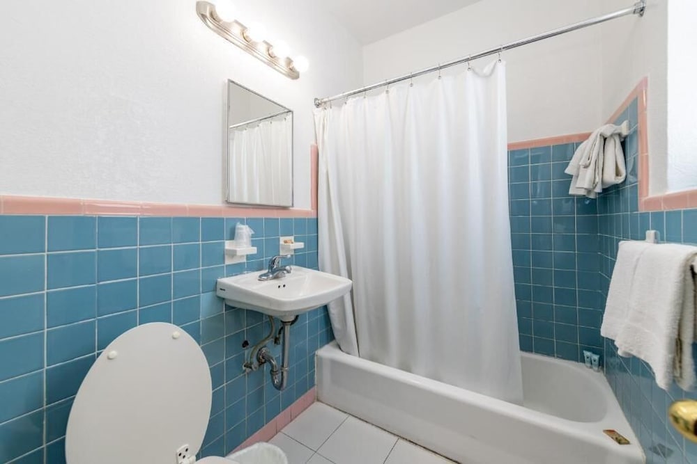 Ocean Beach Suites - photo 19