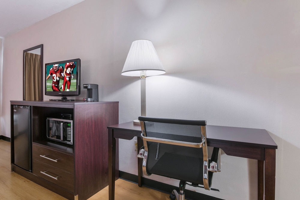 Red Roof Inn Carrollton - photo 12