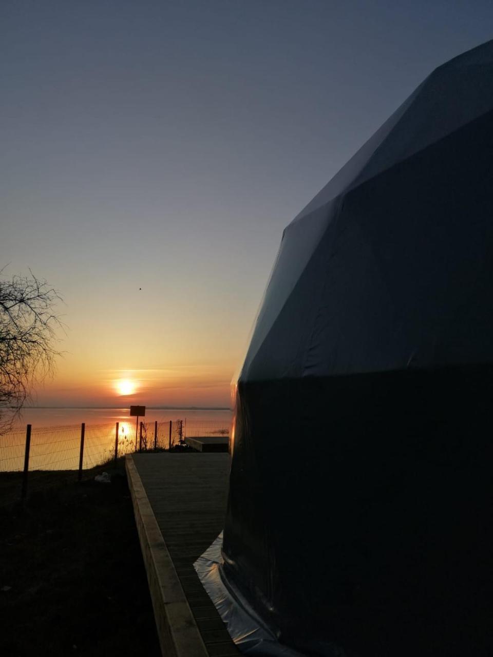 Waterfront Glamping Private Hot Tube Sauna & Sunset View in Miedzyzdroje, Poland