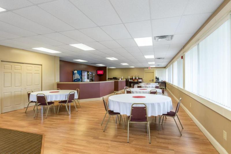 Days Inn by Wyndham Muskegon - photo 89