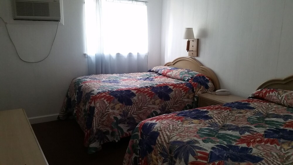 Carolina TarHeel Motel - photo 11