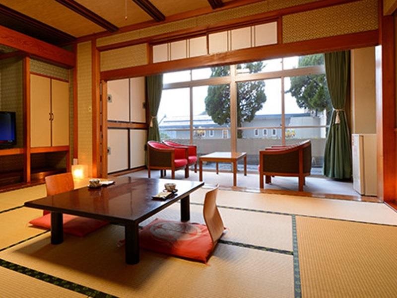 Sakaeya Hotel — Tendo