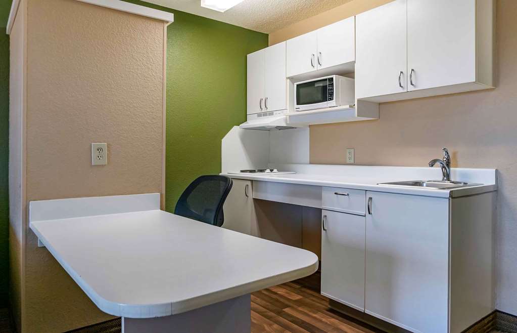 Extended Stay America Suites Detroit Ann Arbor Briarwood Mal - photo 25