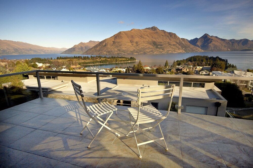 Remarkable Location Queenstown — 4-Star Luxury Hotel in Queenstown, New Zealand