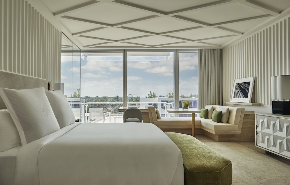 Four Seasons Hotel at The Surf Club - photo 33
