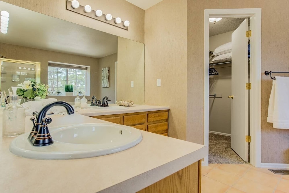 4BR AF Academyw hot Tub & Firepit - photo 39
