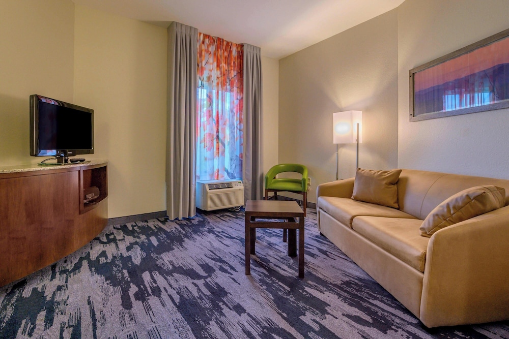 Fairfield Inn & Suites by Marriott Slippery Rock - photo 11