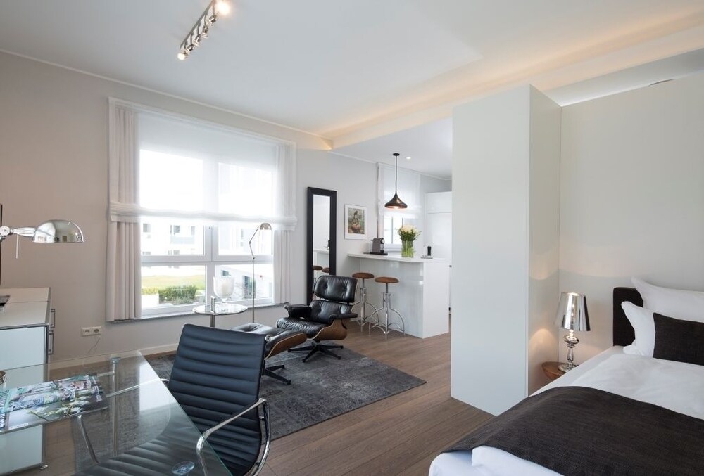 Hotel LOGIS First Class Business Suites — Renningen — photo 3