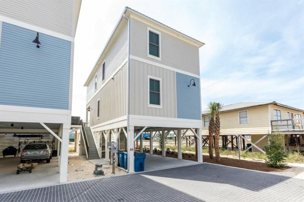 Porpoise Full Life by Meyer Vacation Rentals — 4-Star Luxury Hotel in Gulf Shores, United States