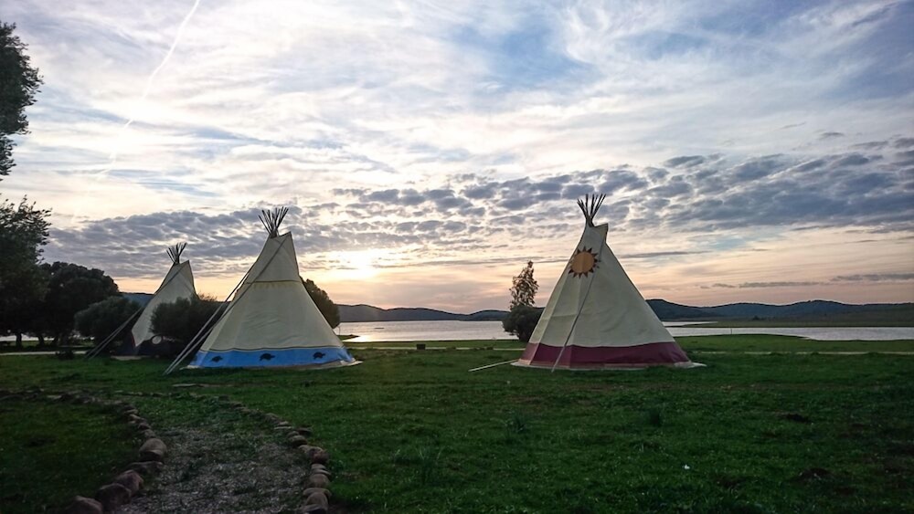 Wakana Lake Glamping in Cadiz, Spain