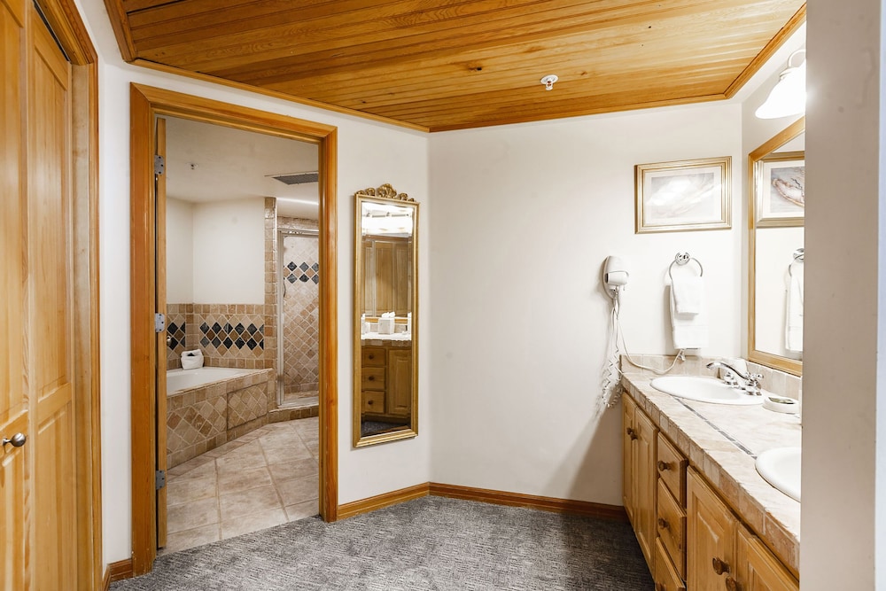 The Caledonian by All Seasons Resort Lodging - photo 228