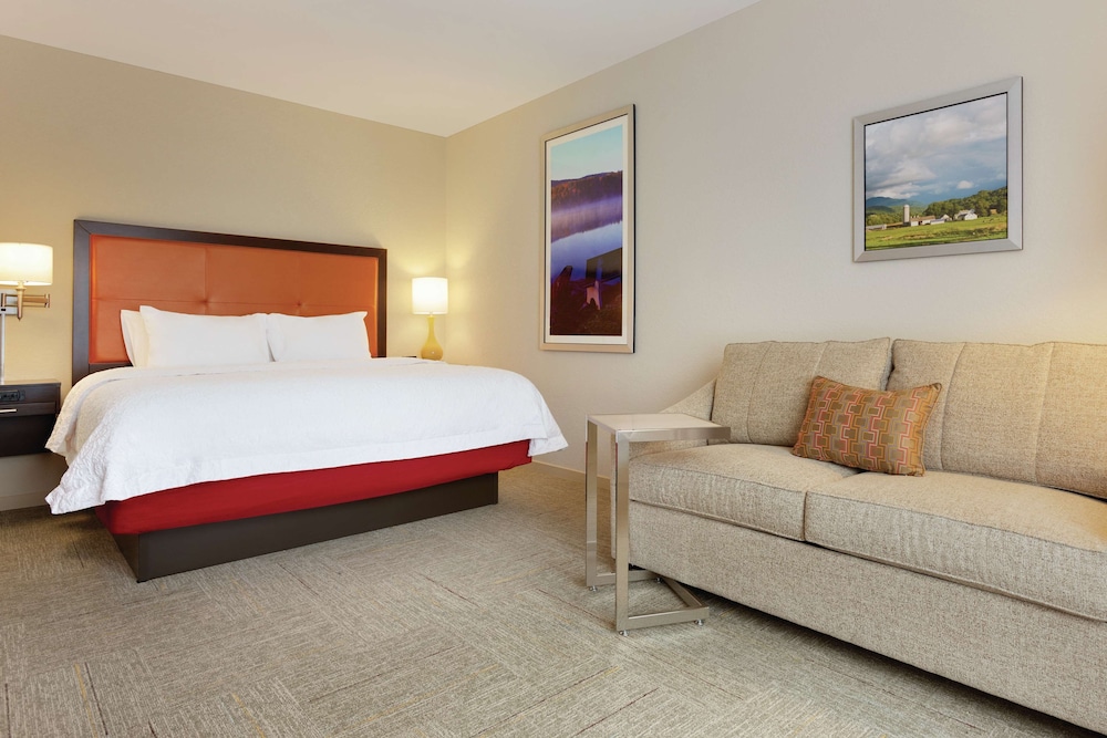 Hampton Inn St. Albans - photo 11