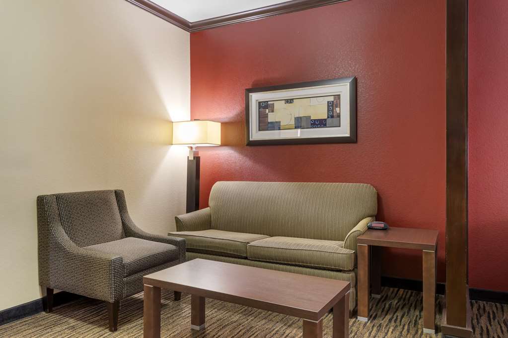 Best Western Plus Classic Inn & Suites - photo 25