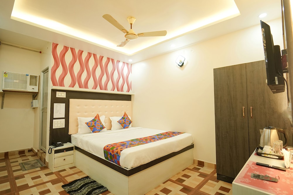 Fabhotel Grand Vatika in Dinapore, India