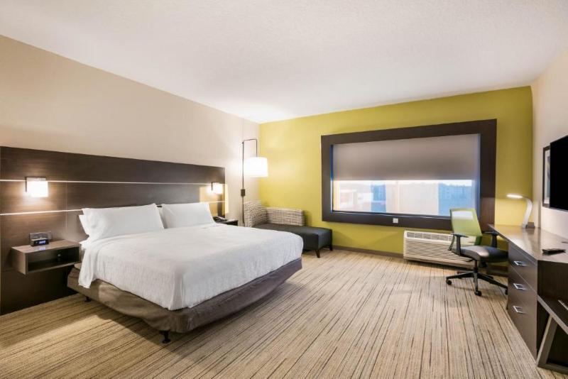 Holiday Inn Express Jacksonville Town Center - photo 42