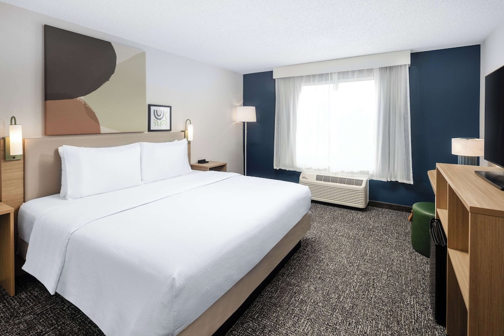 Spark by Hilton Salt Lake City Airport - photo 10