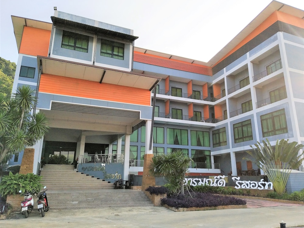 Aromdee Resort - carbon neutral hotel in Saraburi