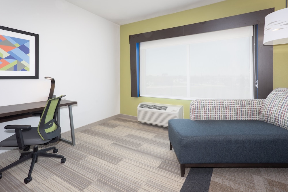 Holiday Inn Express & Suites Firestone Longmont by IHG - photo 8