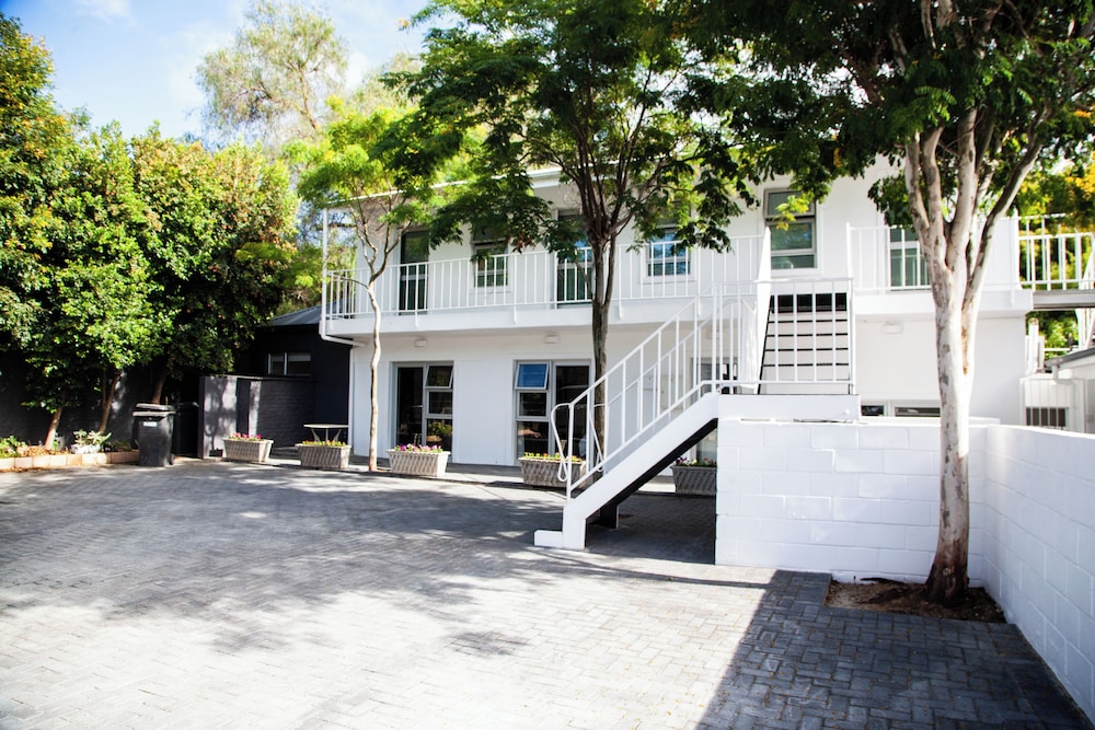 Skinkikofi Guest House — 4-Star Luxury Hotel in Paarl, South Africa