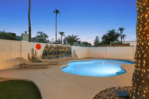 The Dava Free Heated Pool Putting Green — Tempe