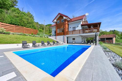 Sunrise Hill - carbon neutral hotel in Pregrada