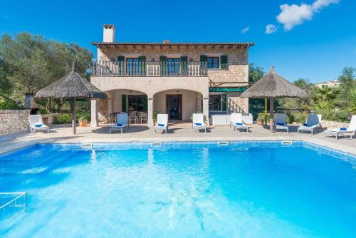 Sa Sinia — 4-Star Luxury Hotel in Petra, Spain