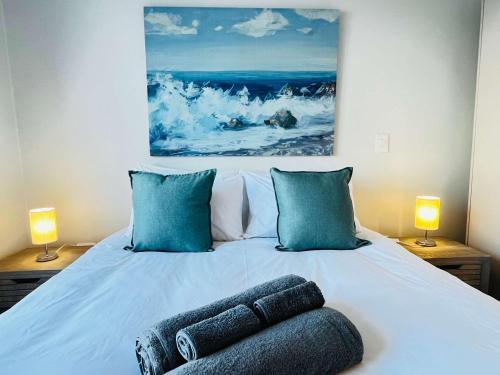 Wavescapes Surfers Lookout Stay