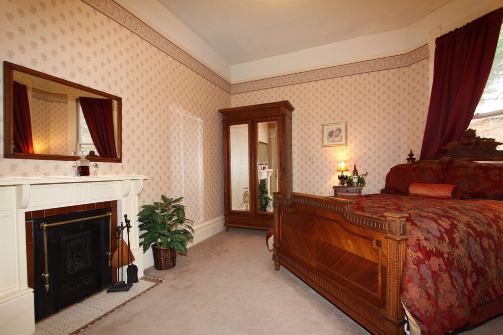 Hennessey House - photo 8