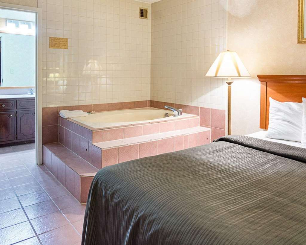 Quality Inn Petersburg Fort Lee Area - photo 15