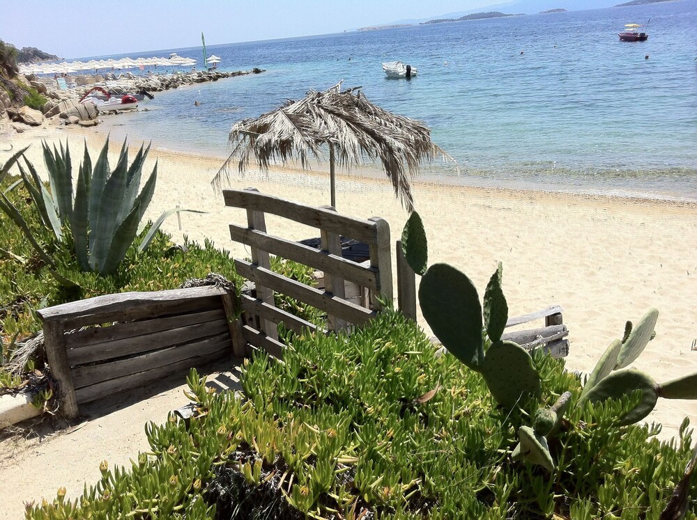 Agrelia House — 4-Star Luxury Hotel in Ouranoupolis, Greece