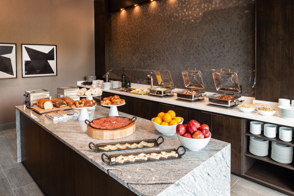 Holiday Inn Boston Logan Airport Chelsea by IHG - photo 22