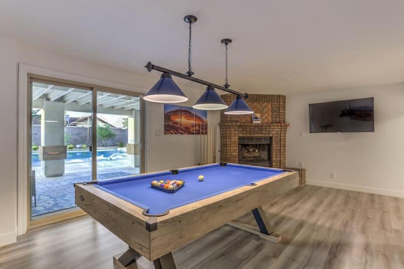 vegas saltwater a luxury pool villa with 5BR Spa wet deck on a half acre lot