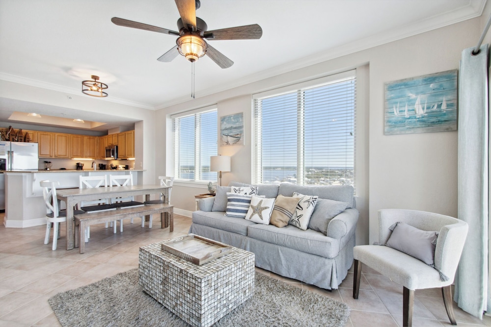 Crystal Tower Comfort Condos by Hosteeva - photo 59