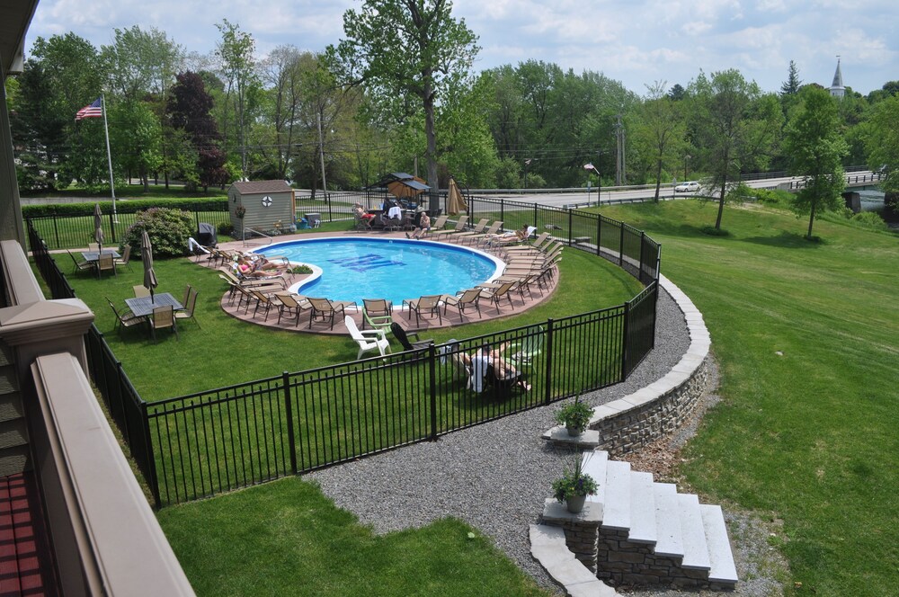 University Inn Academic Suites - photo 26