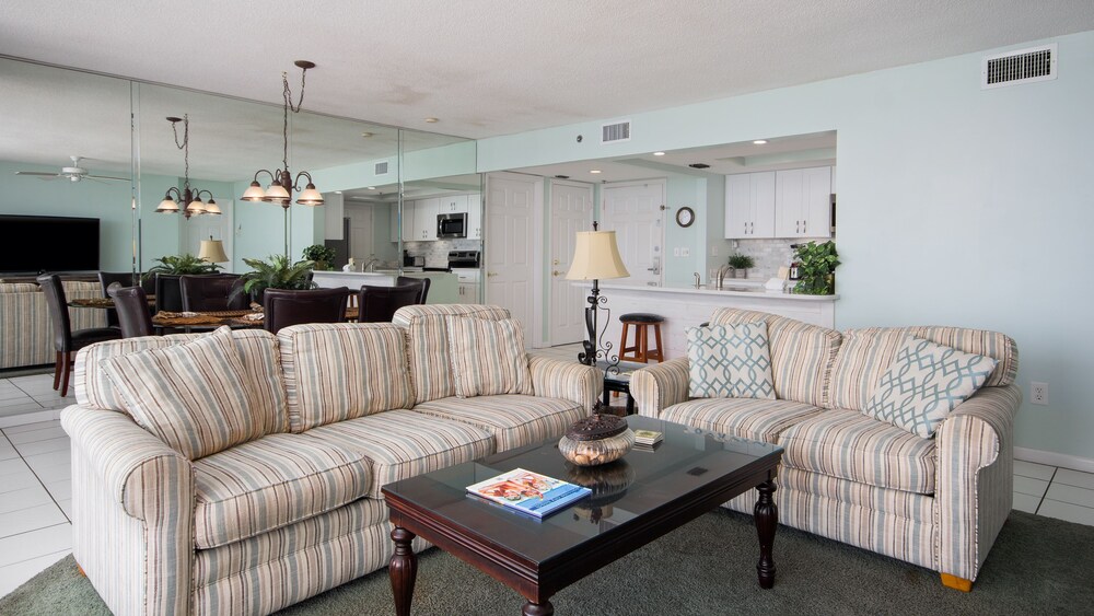 Long Beach 4 1007E 556192 by RedAwning - photo 52