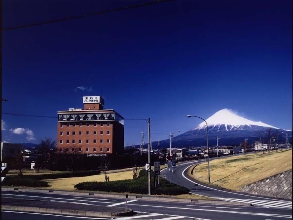 Fuji Park Hotel in Fuji, Japan
