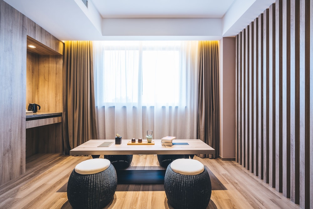 Atour Hotel — 4-Star Luxury Hotel in Jinan, People's Republic of China