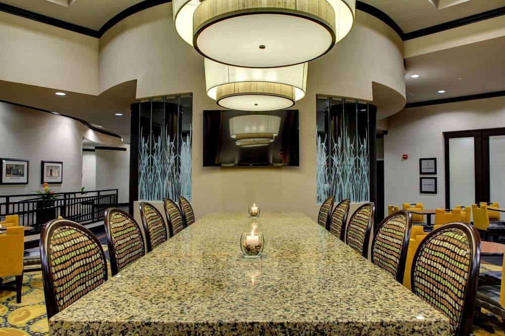 Hampton Inn & Suites Baton Rouge Downtown - photo 35