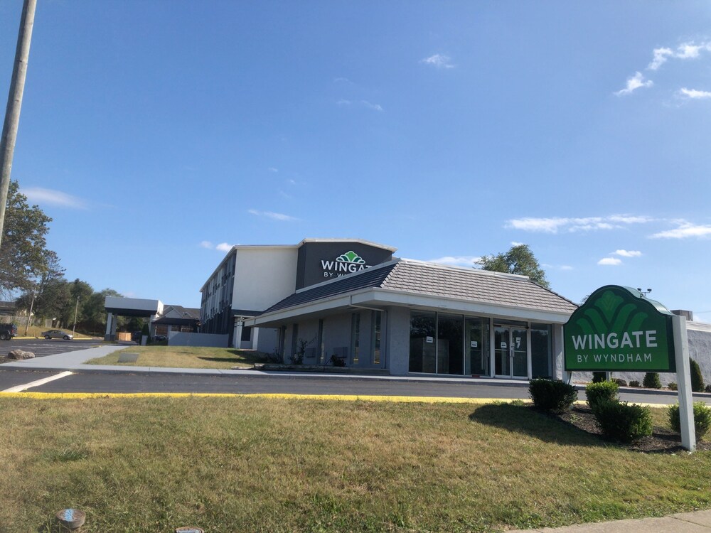 Wingate by Wyndham Bloomington - photo 18