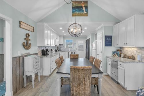 Sherrys Paradise by Oak Island Accommodations - photo 49