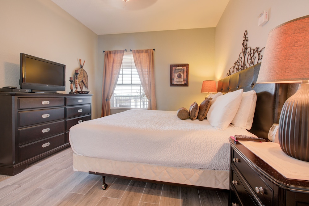 Lakeview Executive Penthouse VR - photo 14