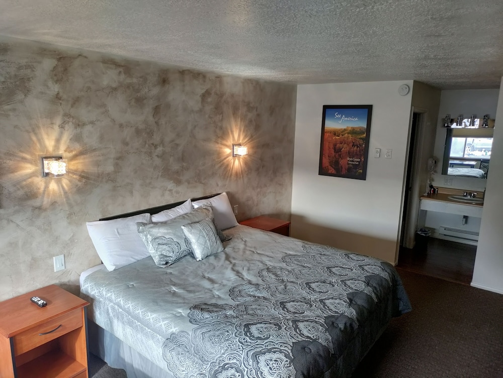 Travelodge by Wyndham Salina - photo 4