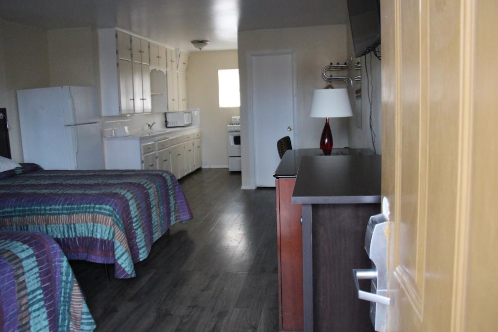 Economy Inn Safford - photo 11