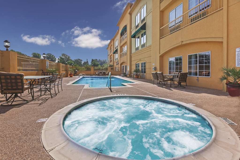 La Quinta Inn & Suites by Wyndham Livingston - photo 8