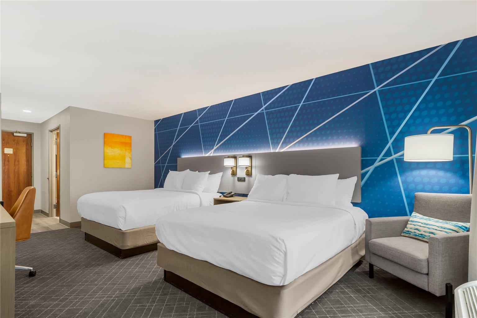 Peach Tree Inn and Suites - photo 15
