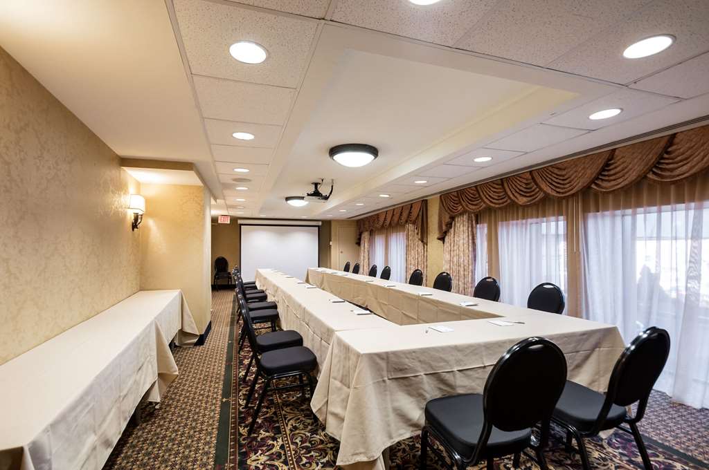 Arlington Court Suites a Clarion Collection Hotel - photo 66