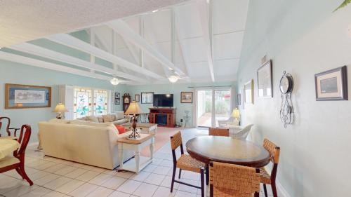 627 Queens Grant - photo 12